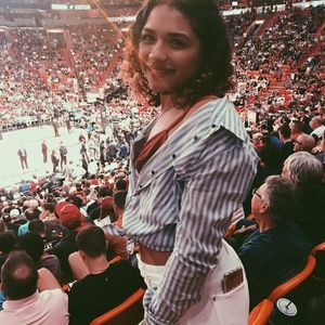 Meet your Posher, Yeny